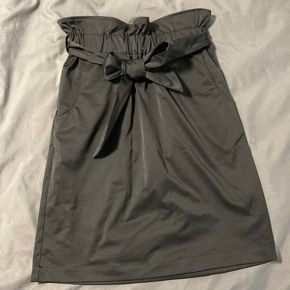 H&M dress skirt with pockets & bow detail